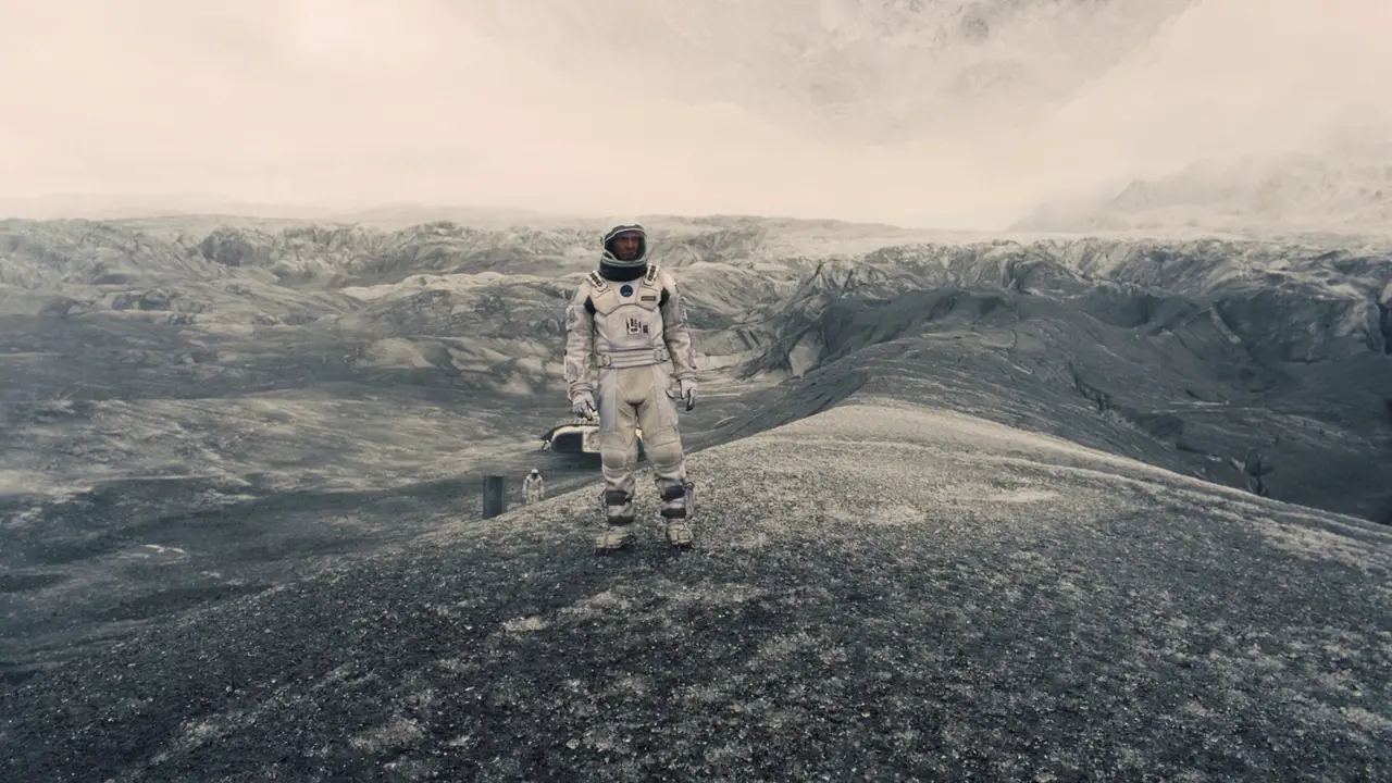 You are currently viewing Interstellar Explained: Mind-Bending Insights and Cosmic Wonders